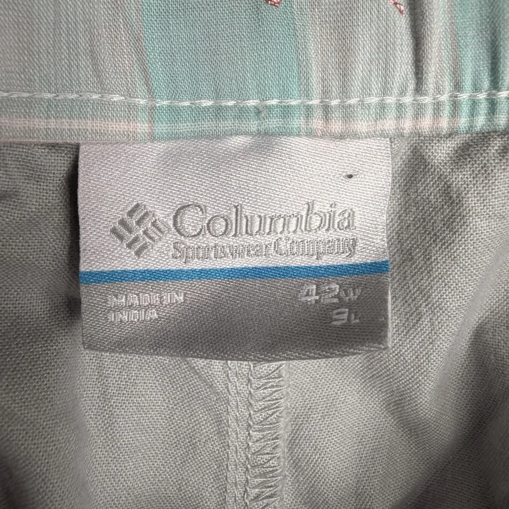 Men's Columbia PFG Tan Shorts Sz 42 Hiking Fishing Cargo Pockets Cotton Stretch